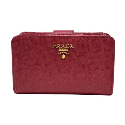 prada employee discount